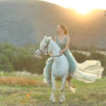 photo-cavalier-cheval-blanc